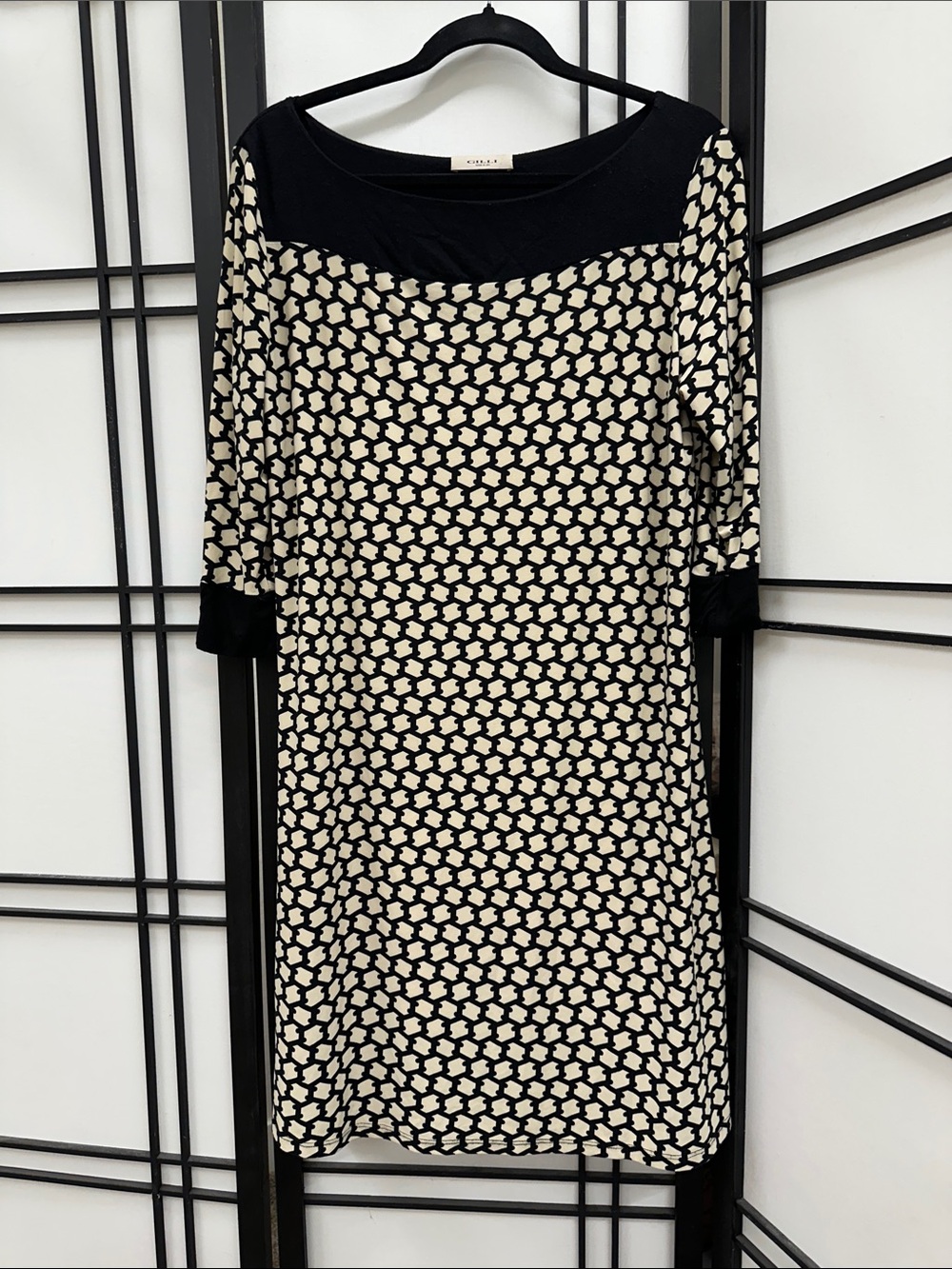 Gilli USA Black and Cream Geometric Midi Dress